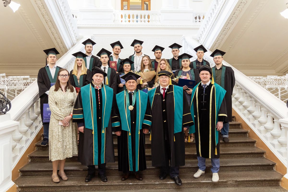 Первым выпускникам Передовой инженерной школы СПбПУ «Цифровой инжиниринг» вручены дипломы магистров