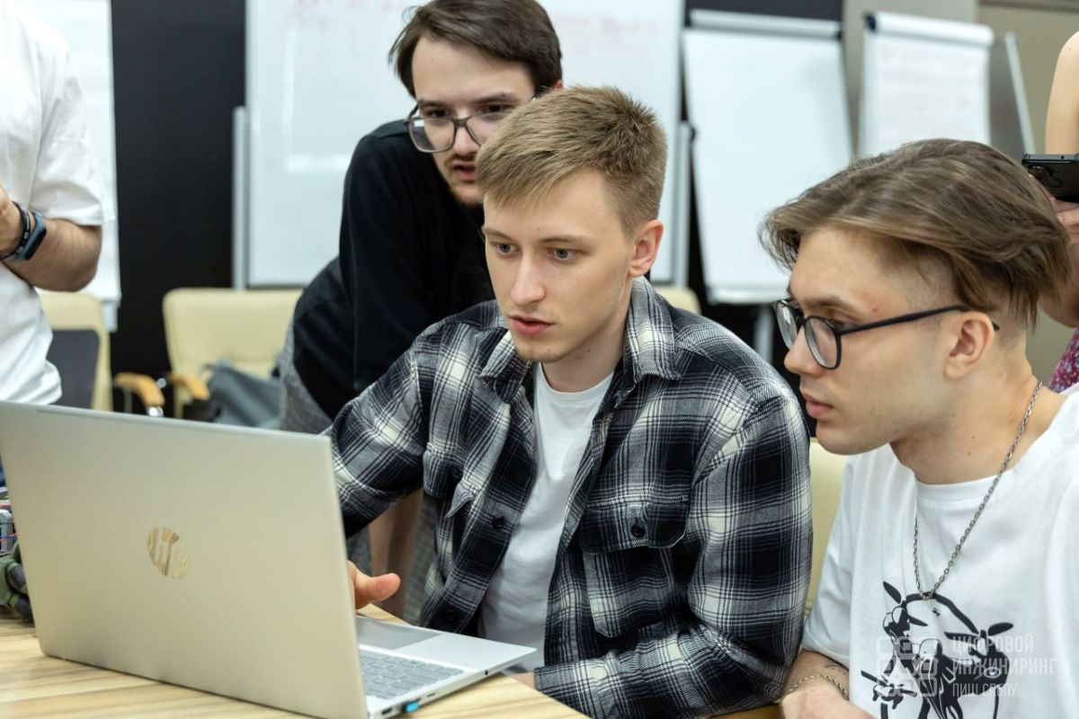 Магистранты и сотрудники ПИШ СПбПУ «Цифровой инжиниринг» стали победителями конкурса «Студенческий стартап»